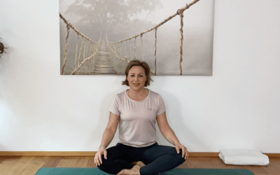 YOGA FÜR PMS & PERIODE