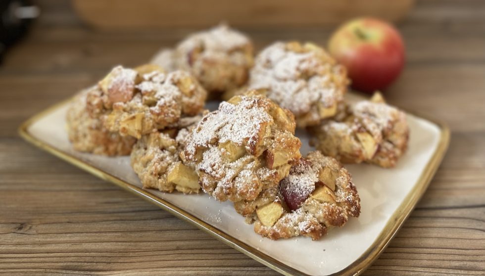 KNUSPRIGE APFEL-ZIMT BÄLLCHEN - Angelina Fleischmann