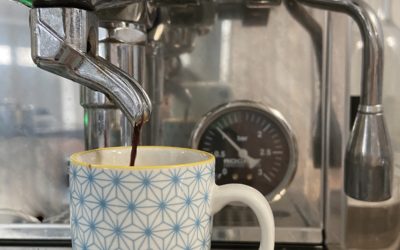 WARUM FRAUEN weniger KAFFEE trinken SOLLTEN